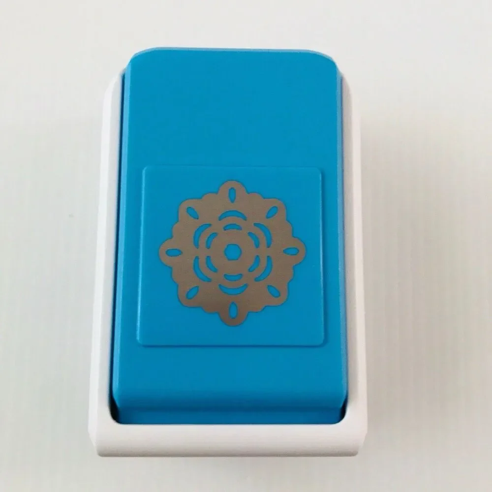Creative Memories Blooming Medallion Decorative Punch New With Box 2019